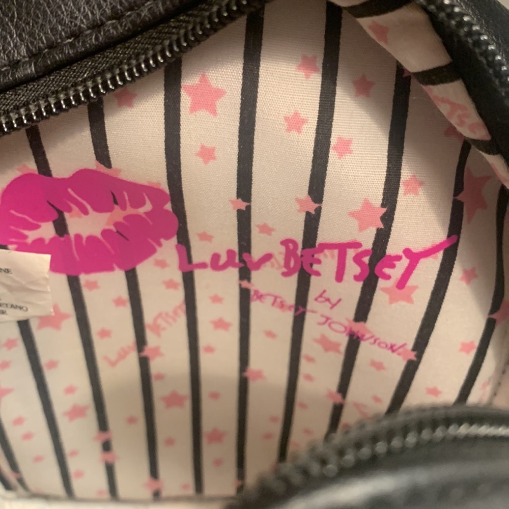 🌹 “Luv BETSEY” by BETSEY JOHNSON • Cute Black Mini Book Bag Lips Purse - Picture 9 of 13